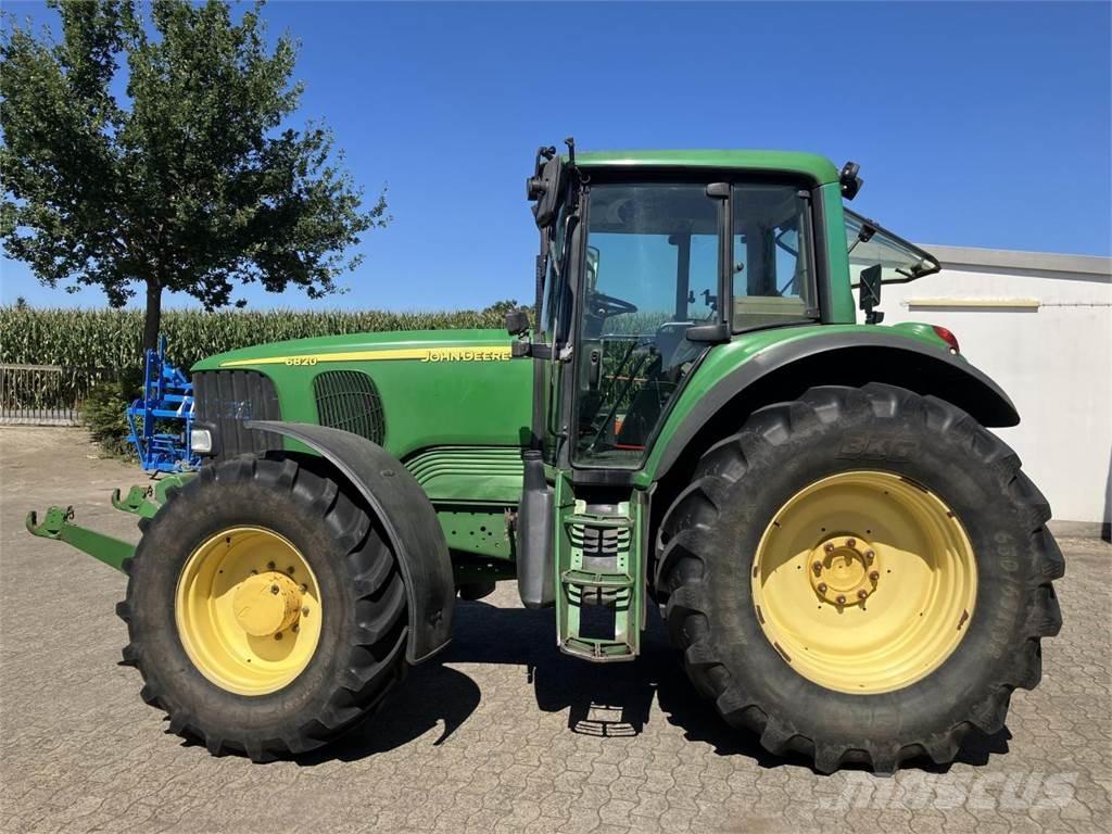 John Deere 6820 الجرارات