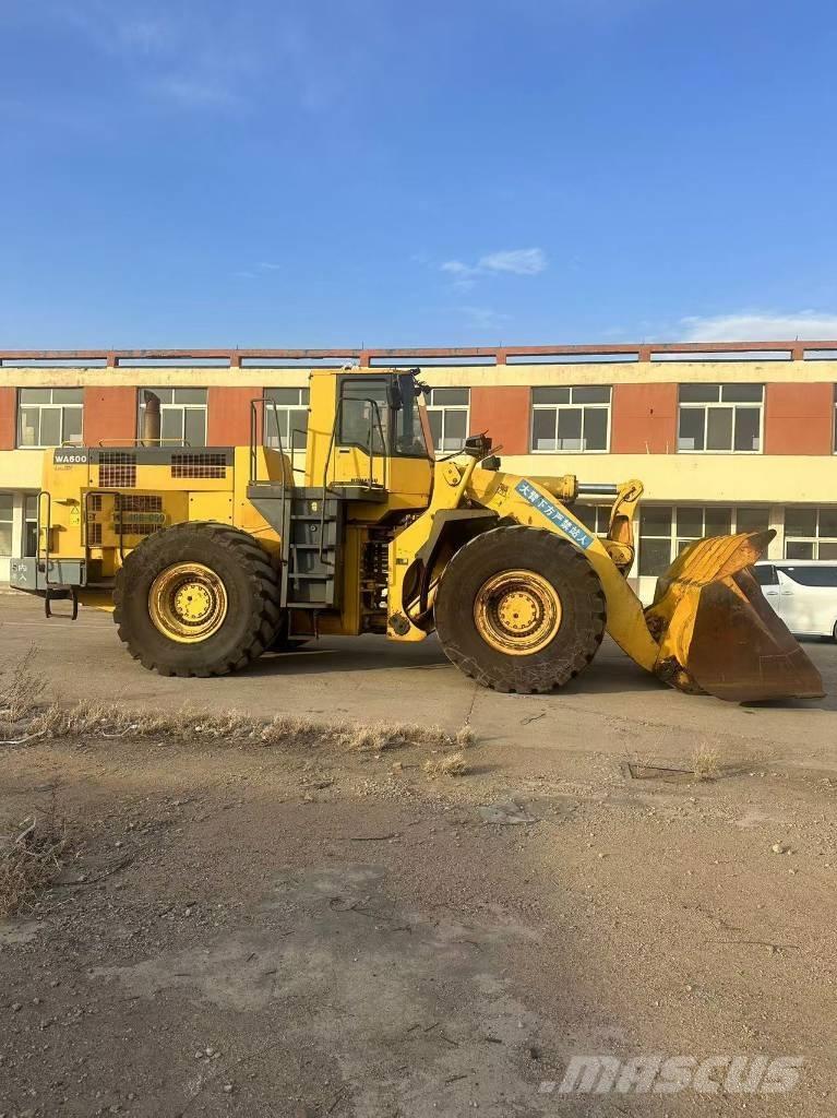 Komatsu WA 600-6 لوادر بعجل