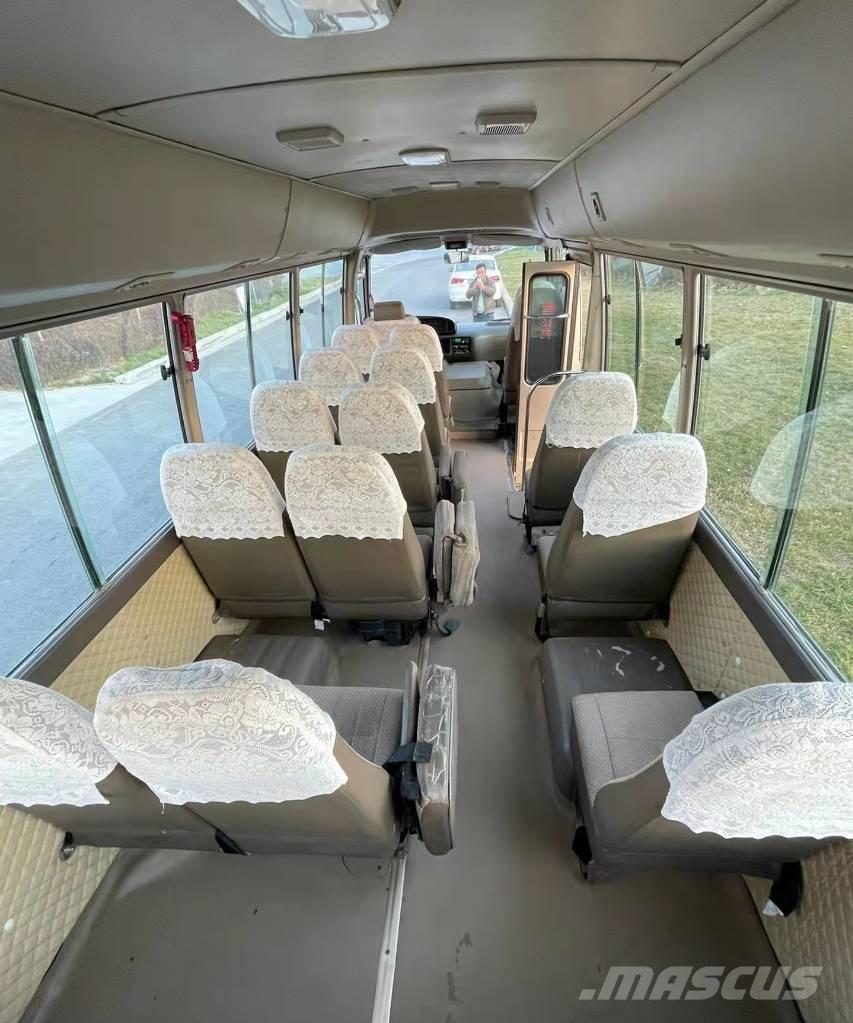 Toyota Coaster Bus حافلة صغيرة