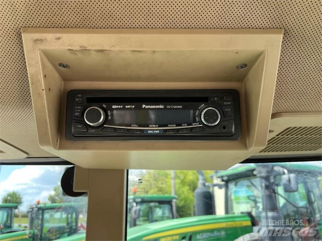 John Deere 7810 الجرارات