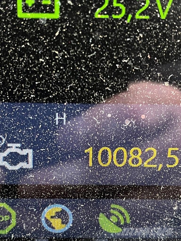 Komatsu 875 شاحنات