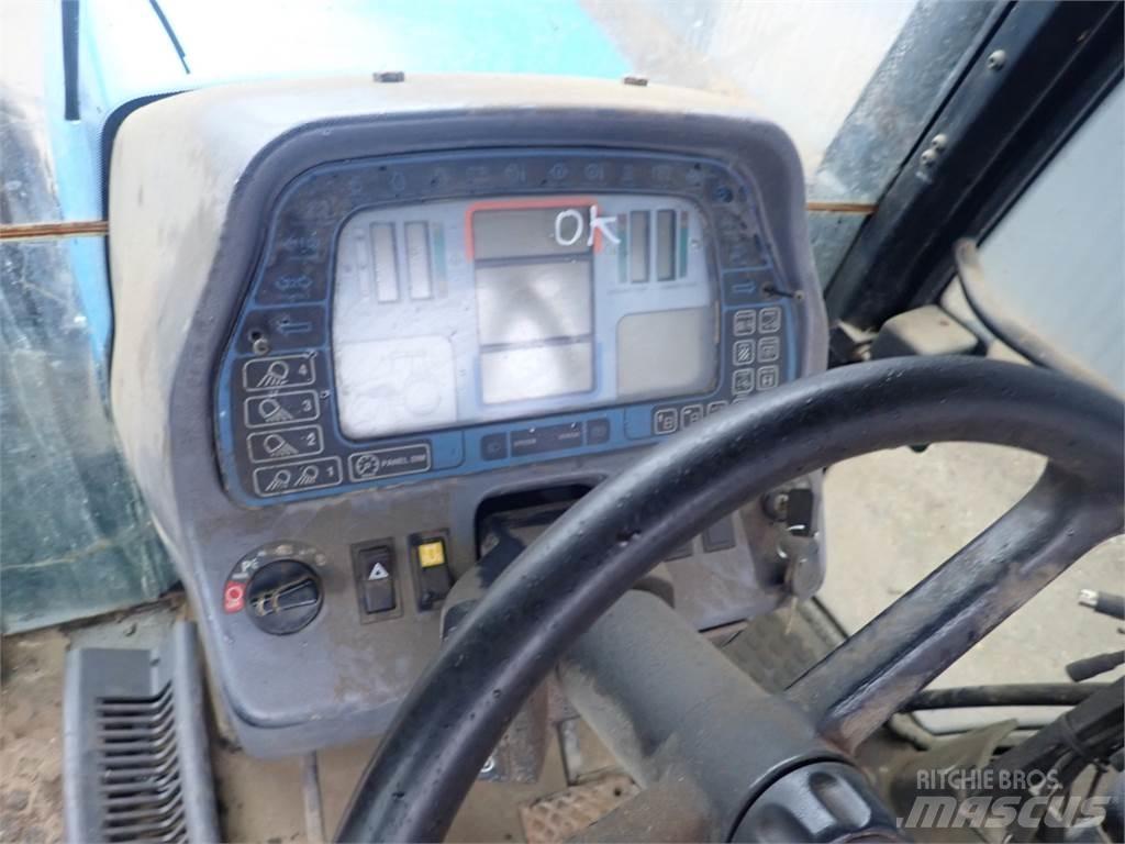 New Holland 8670 الجرارات