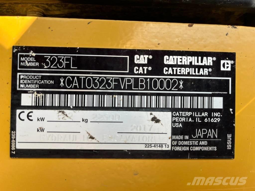 CAT 323 F L حفارات زحافة