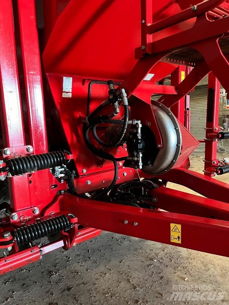 Horsch Pronto 4 DC مثاقيب مدمجة