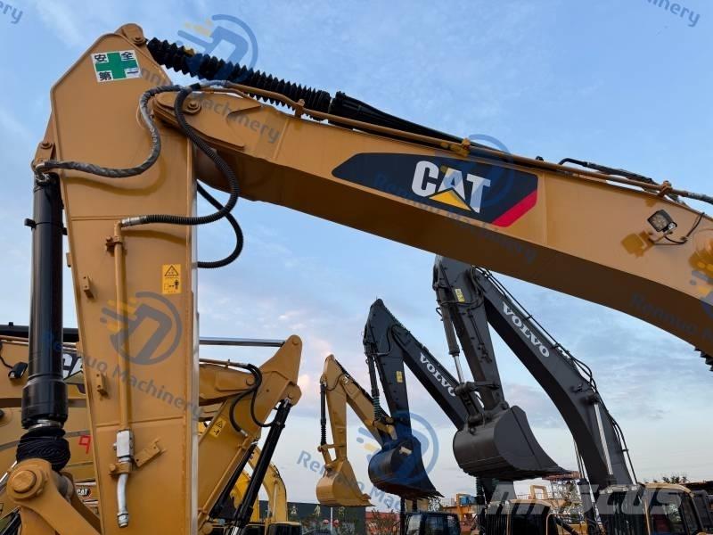 CAT 320 D حفارات زحافة