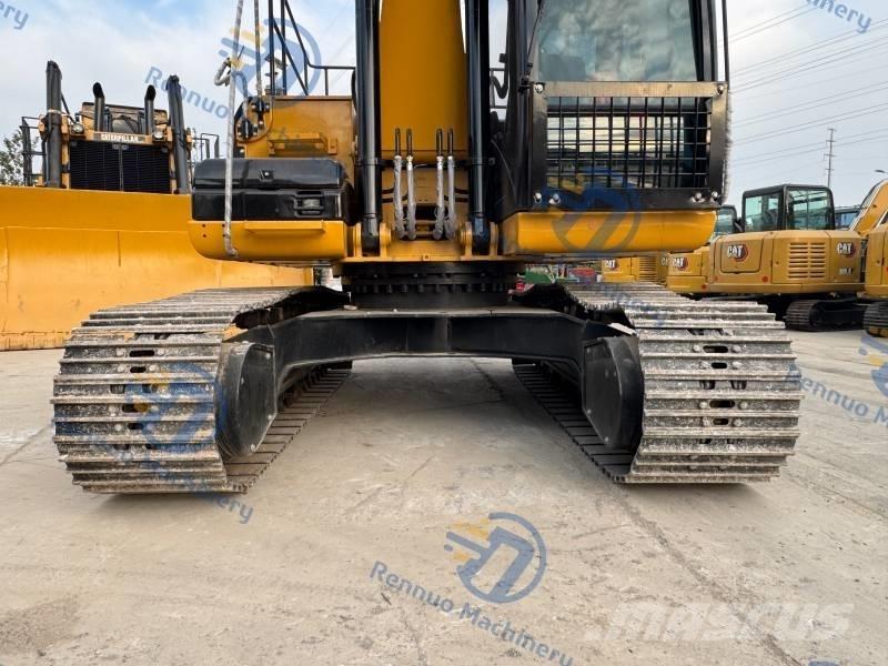 CAT 320 D حفارات زحافة