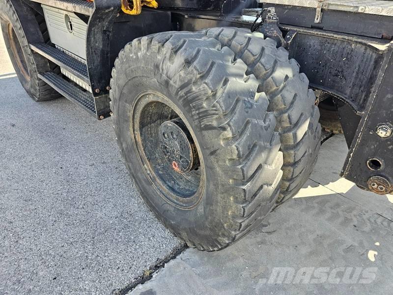 Liebherr A 900 C ZW حفارات بعجل