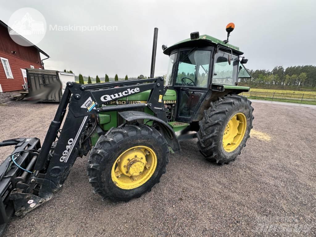 John Deere 2140 الجرارات