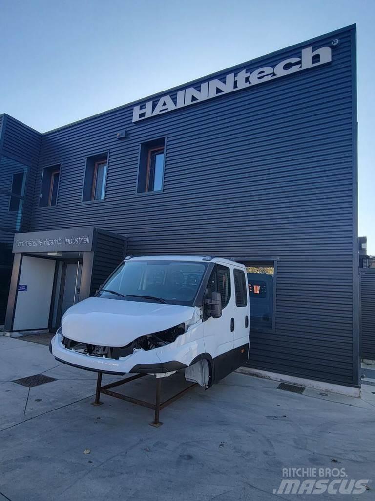 Iveco DAILY E6 كابينة والداخلية