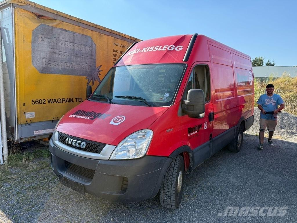 Iveco Daily 35 S14 شاحنة مقفلة