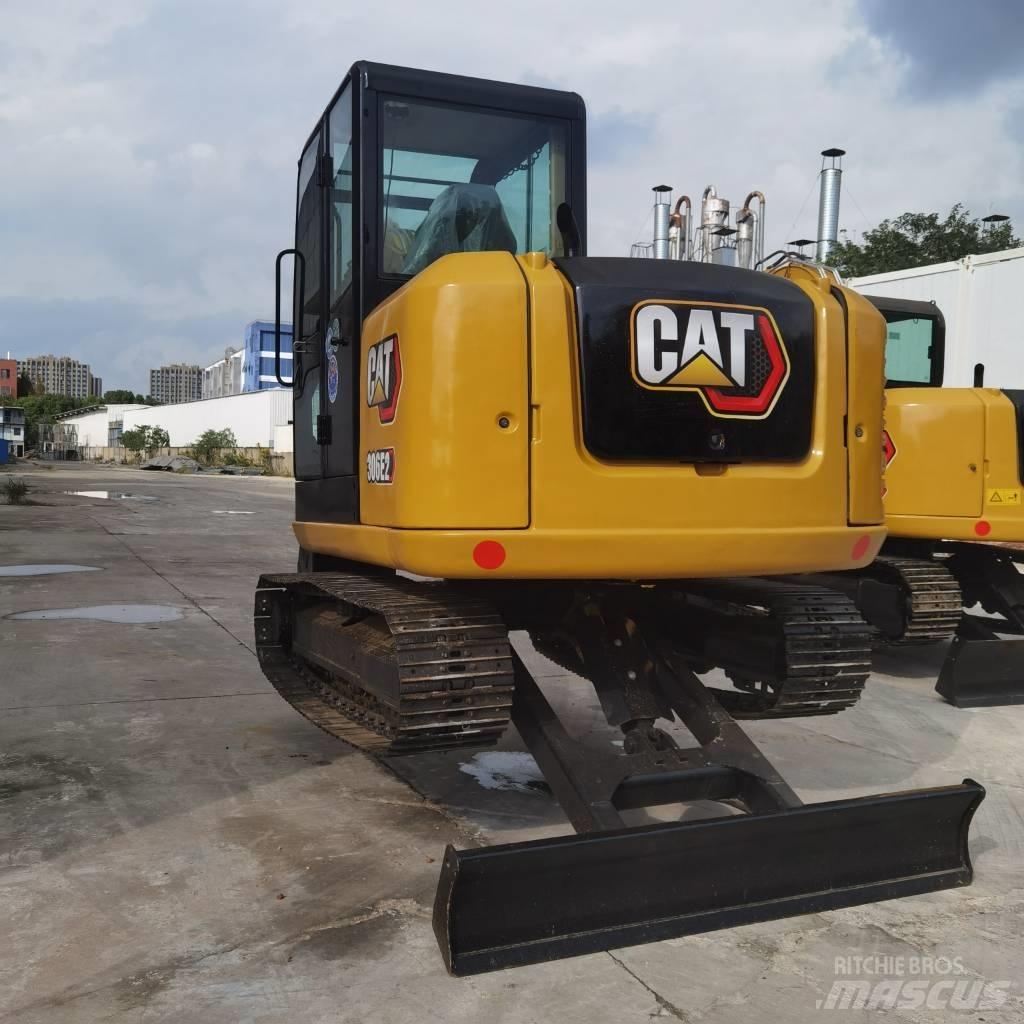 CAT 306E2 حفارات زحافة