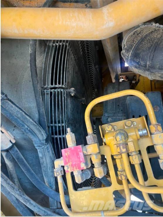 CAT 773 D شاحنات المخلفات الصلبة