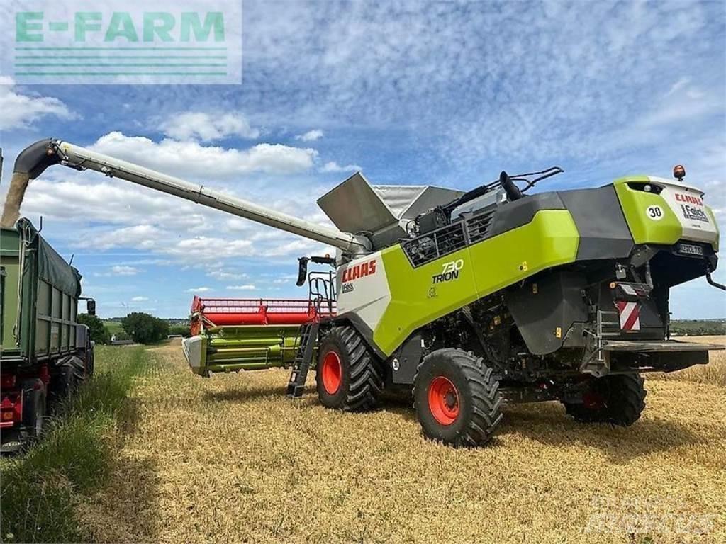 CLAAS trion 730 حصادات