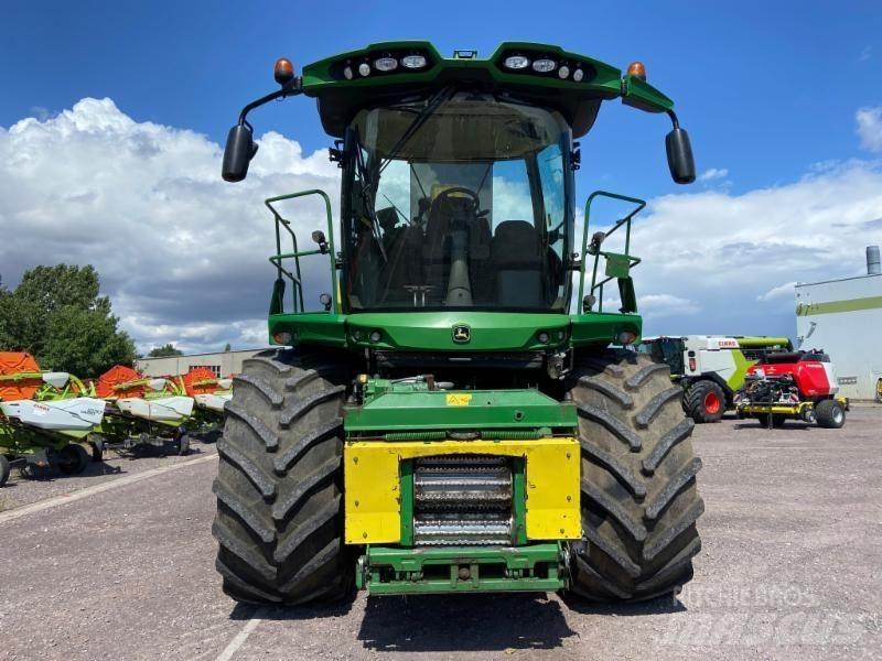 John Deere 8500i علافات ذاتية الدفع