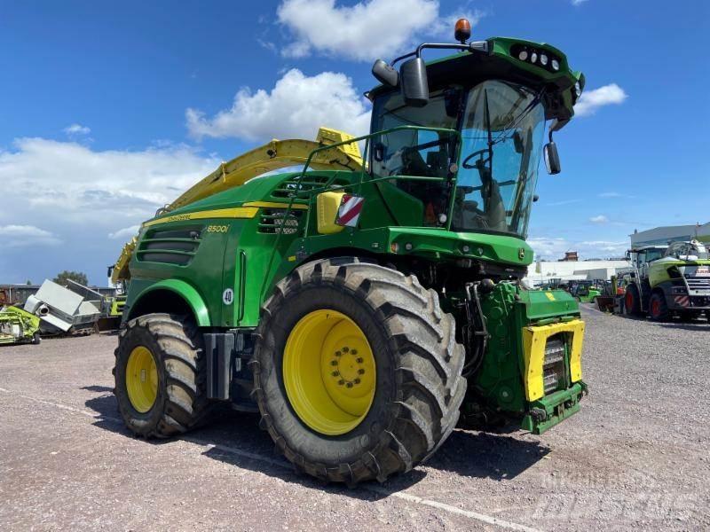 John Deere 8500i علافات ذاتية الدفع