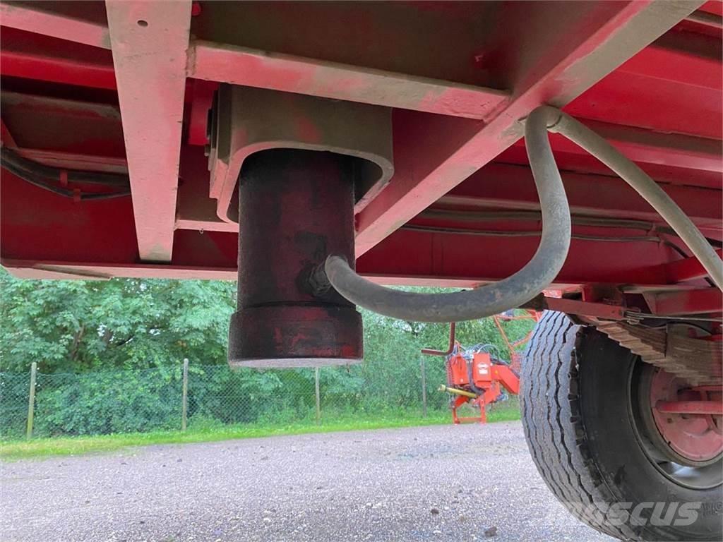 Agromet T-149 مقطورات قلابة