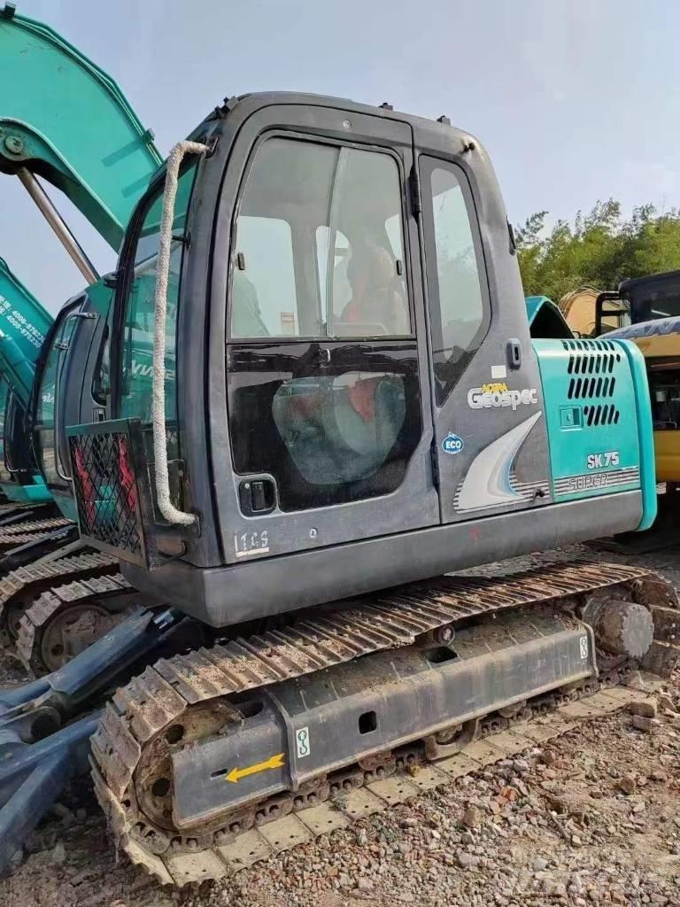 Kobelco SK75 حفارات زحافة
