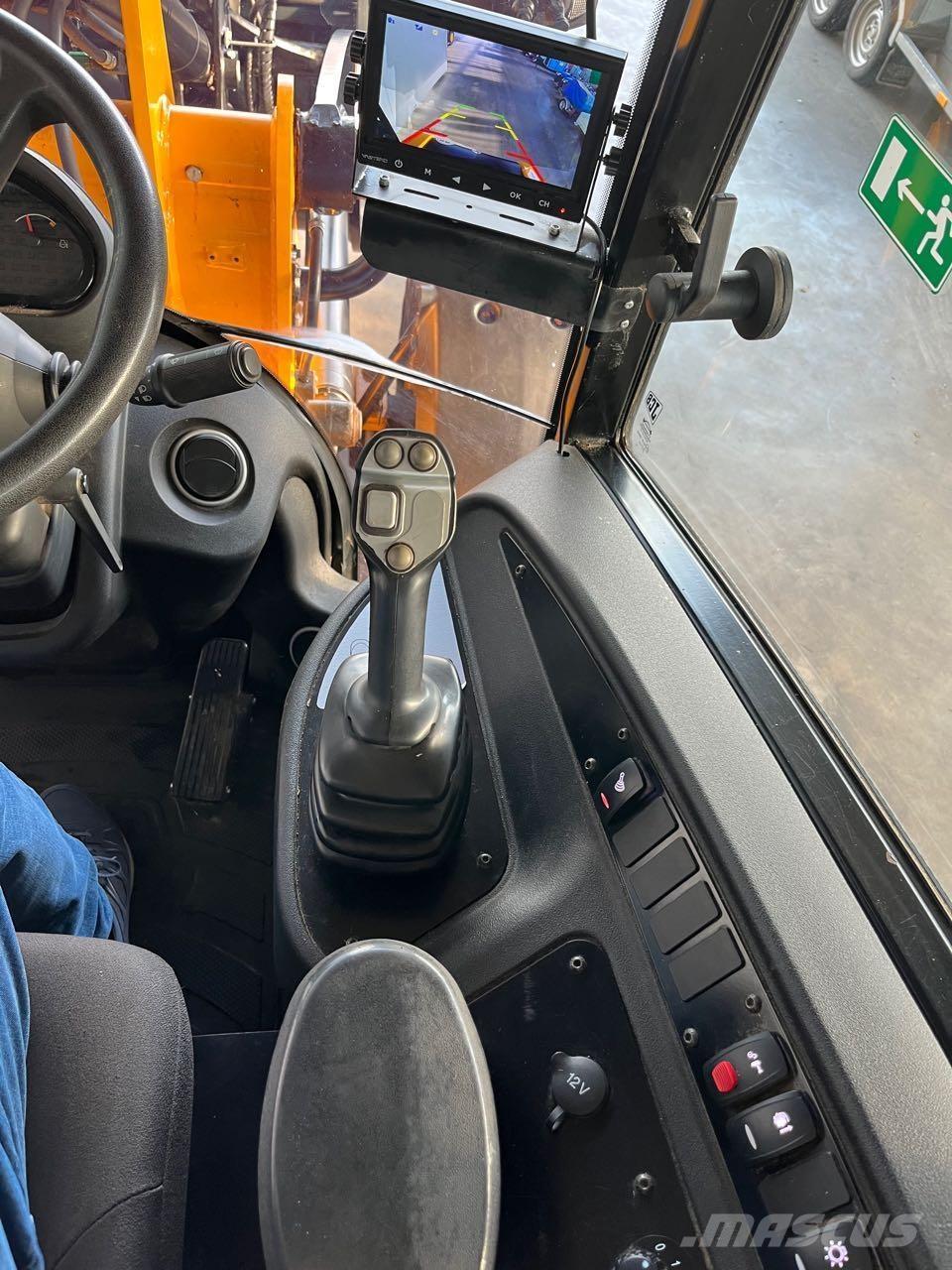 JCB 409 Agri لوادر بعجل