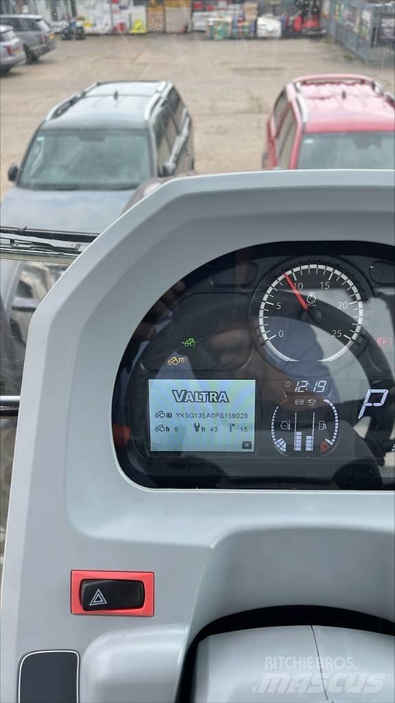 Valtra G 135 A الجرارات