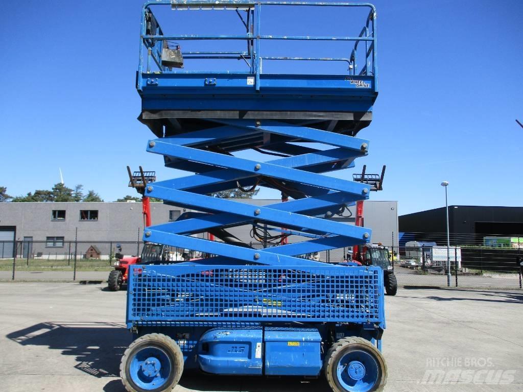 JLG M4069 (599) رافعات مقصية الشكل