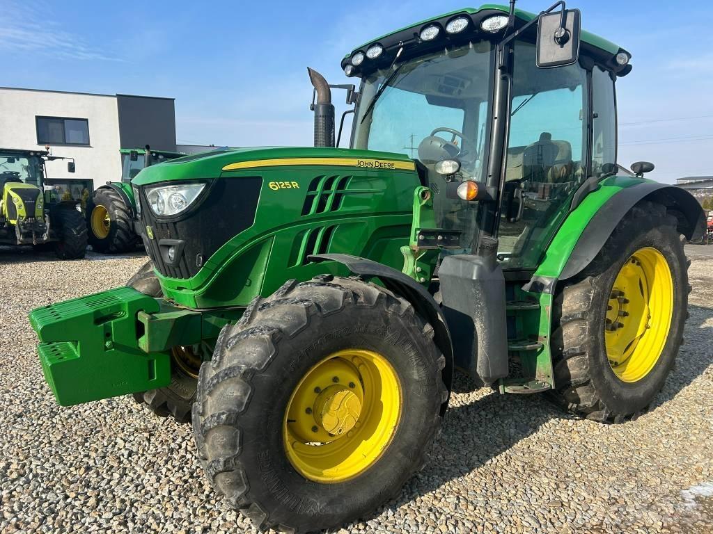 John Deere 6125 R الجرارات