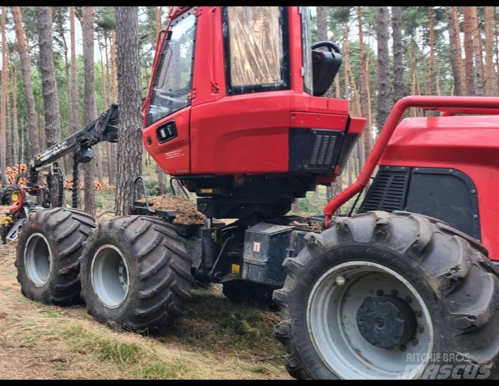 Komatsu 911.6 حصادات
