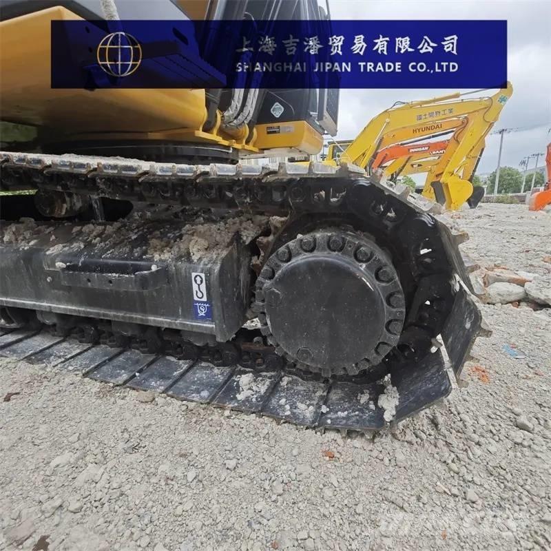 CAT 324 D حفارات زحافة