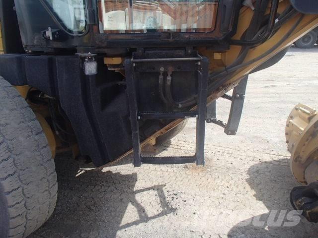 CAT 140 M VHP Plus معدات تمهيد الطرق