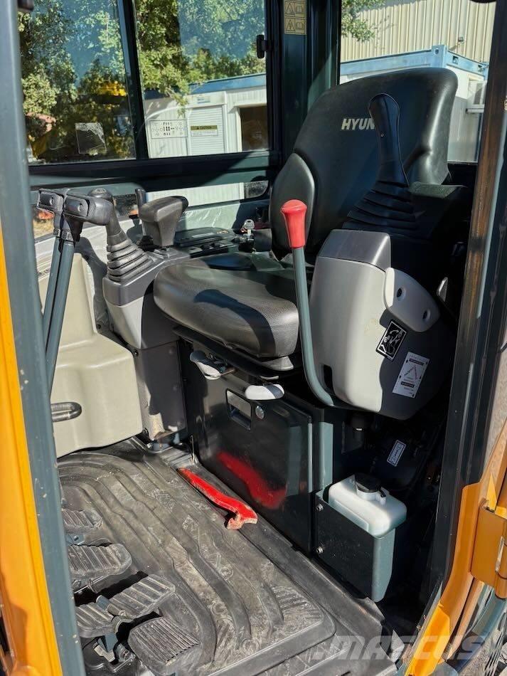 Hyundai R25Z-9 AK حفارات صغيرة أقل من 7 طن (حفارات صغيرة)
