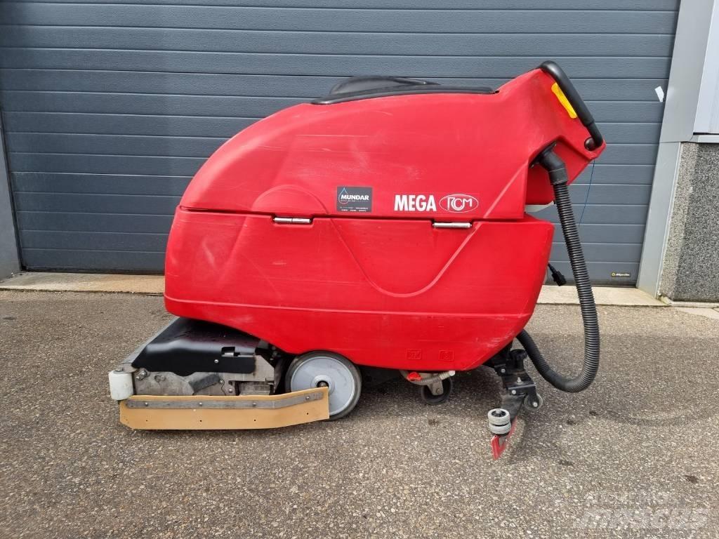 RCM Mega 702R كناسات