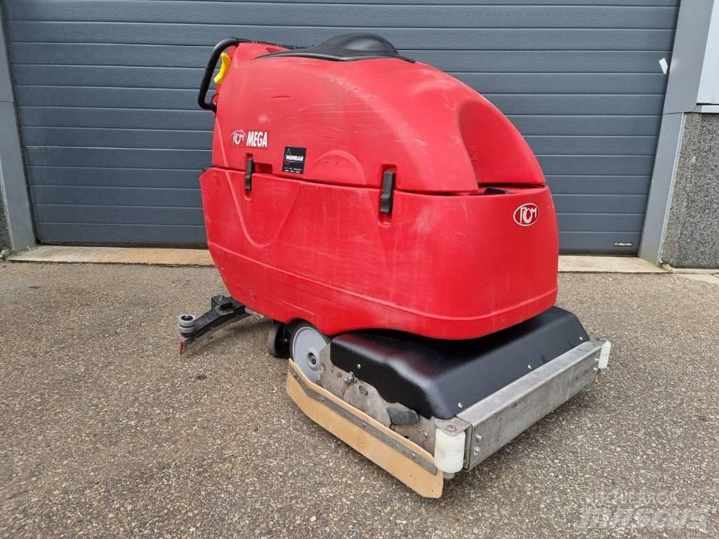 RCM Mega 702R كناسات