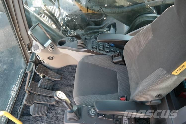 Volvo EC 380 D L حفارات زحافة
