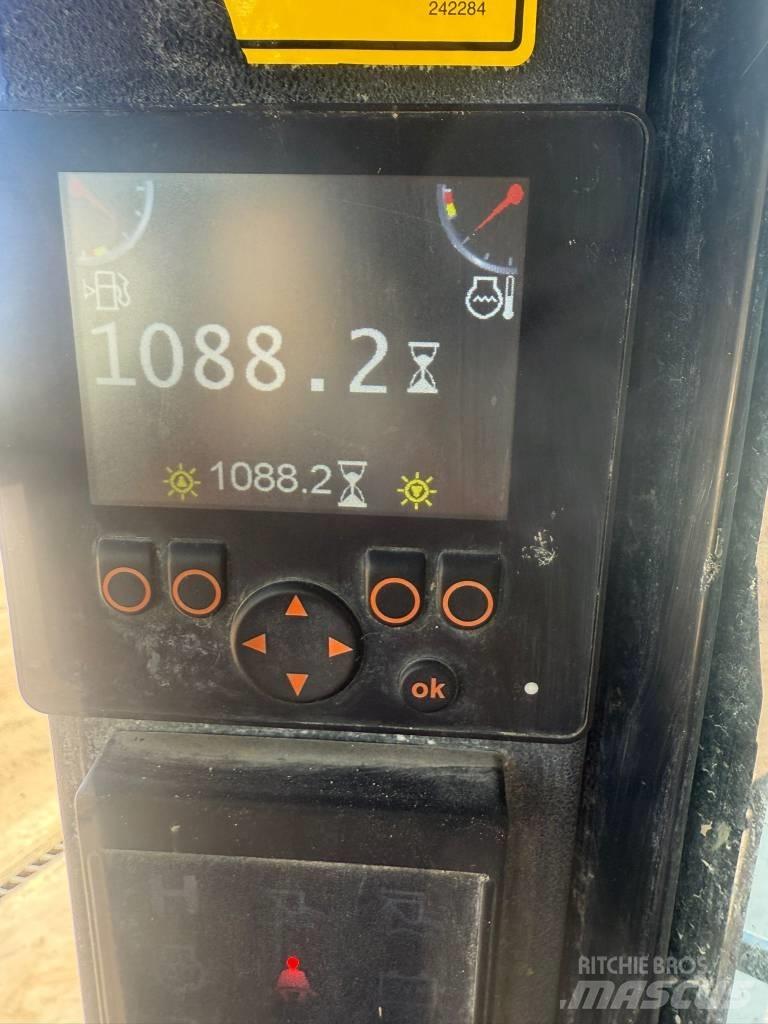 Gehl R 135 لوادر انزلاقية التوجيه