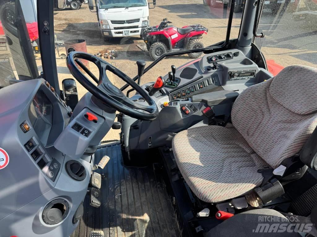 Kubota M105GX-IV الجرارات