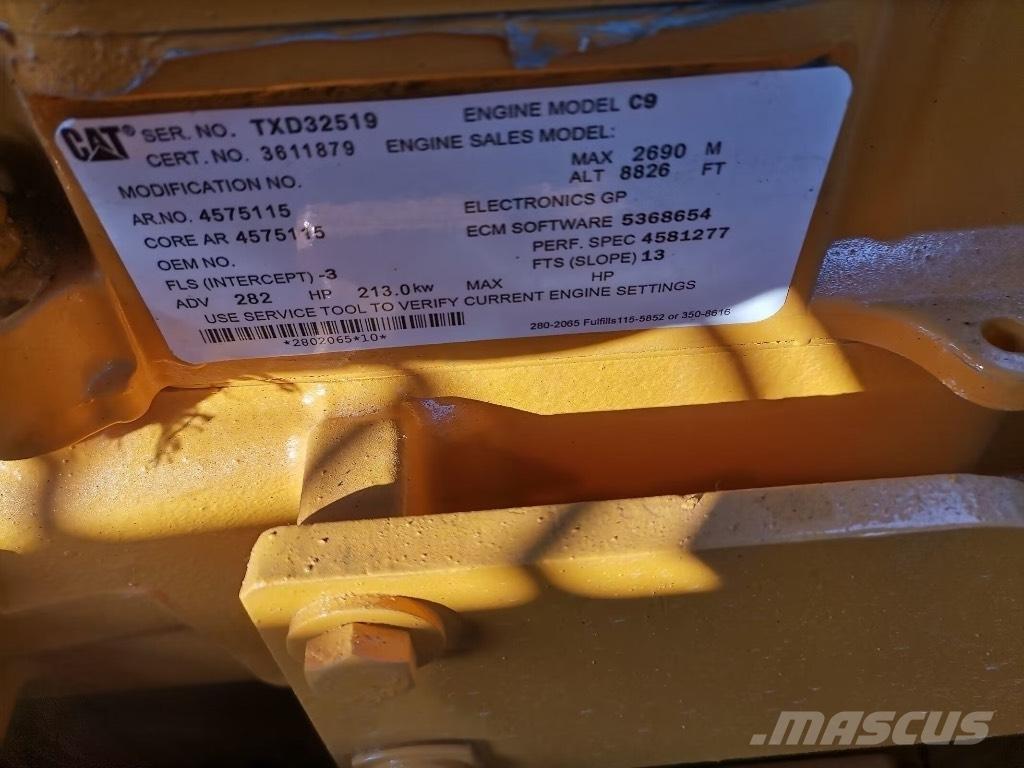 CAT 336 D2 حفارات زحافة