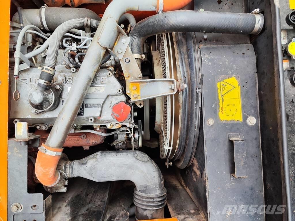 Hitachi ZX 210 W-3 حفارات بعجل