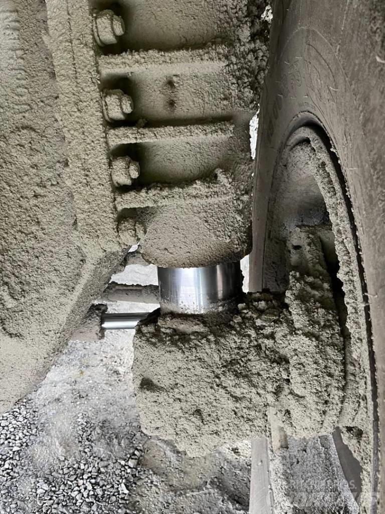 CAT 769 D شاحنات المخلفات الصلبة