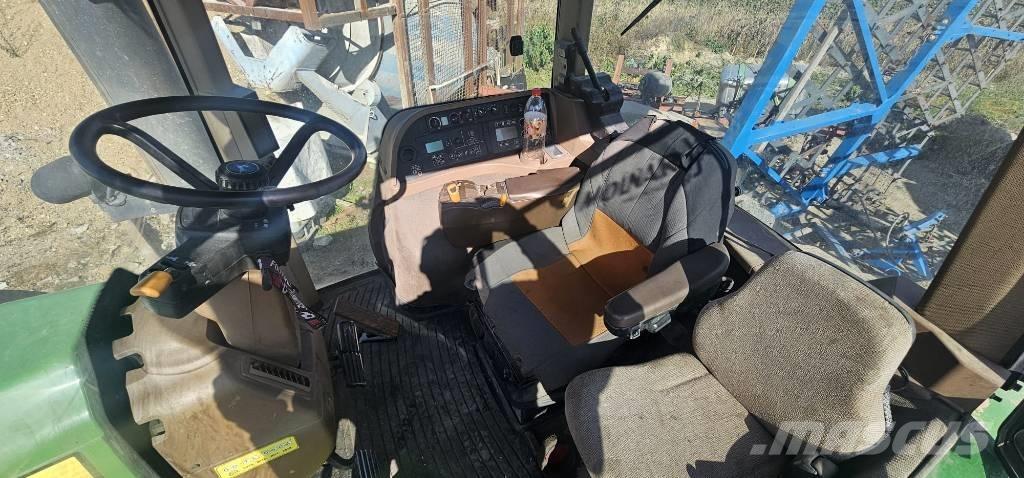 John Deere 8530 الجرارات