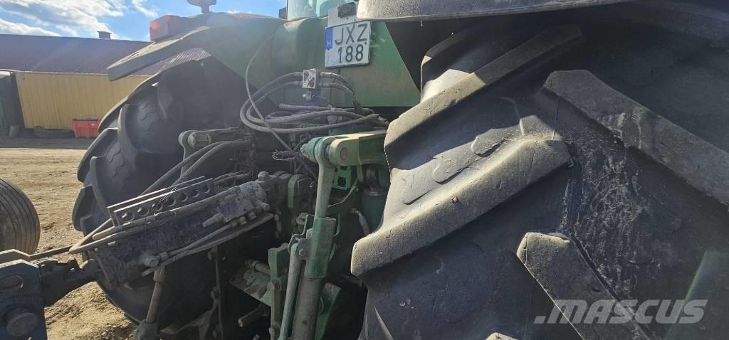 John Deere 8530 الجرارات