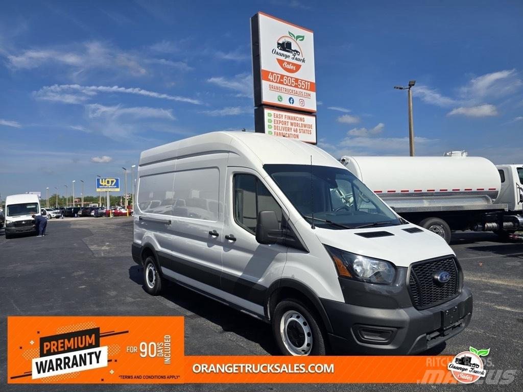 Ford Transit 250 شاحنة مقفلة