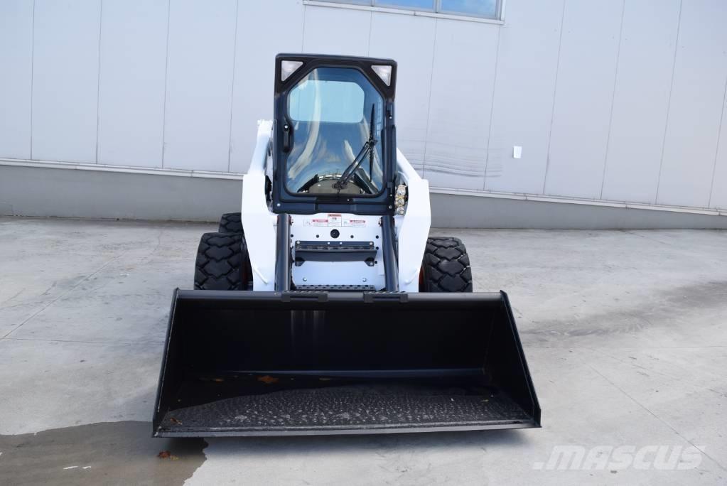 Bobcat S 220 لوادر انزلاقية التوجيه