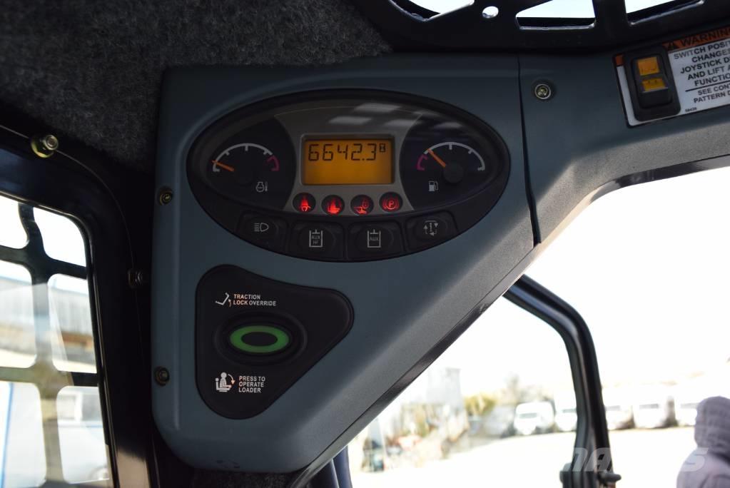 Bobcat S 220 لوادر انزلاقية التوجيه