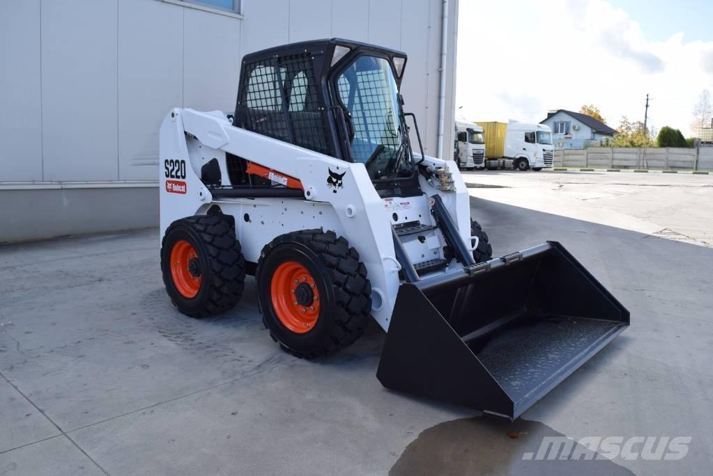 Bobcat S 220 لوادر انزلاقية التوجيه