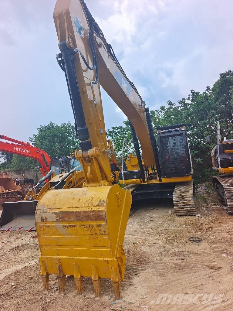 CAT 320D2L حفارات زحافة