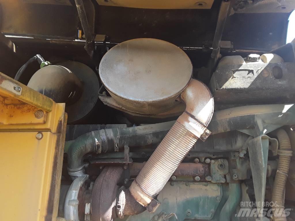 Volvo L 180 E لوادر بعجل