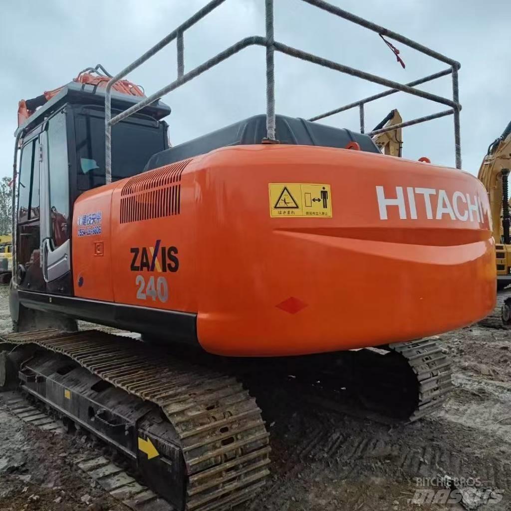 Hitachi 240-3 حفارات زحافة