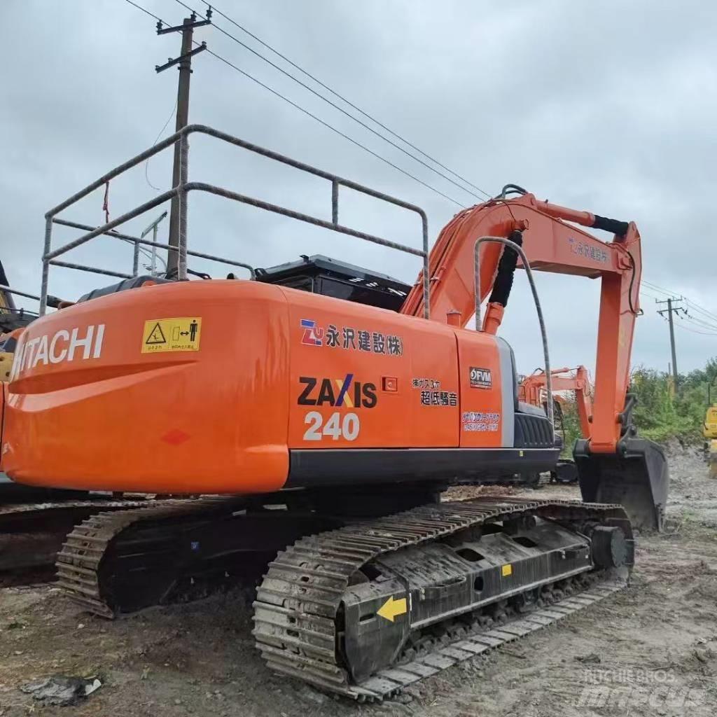 Hitachi 240-3 حفارات زحافة