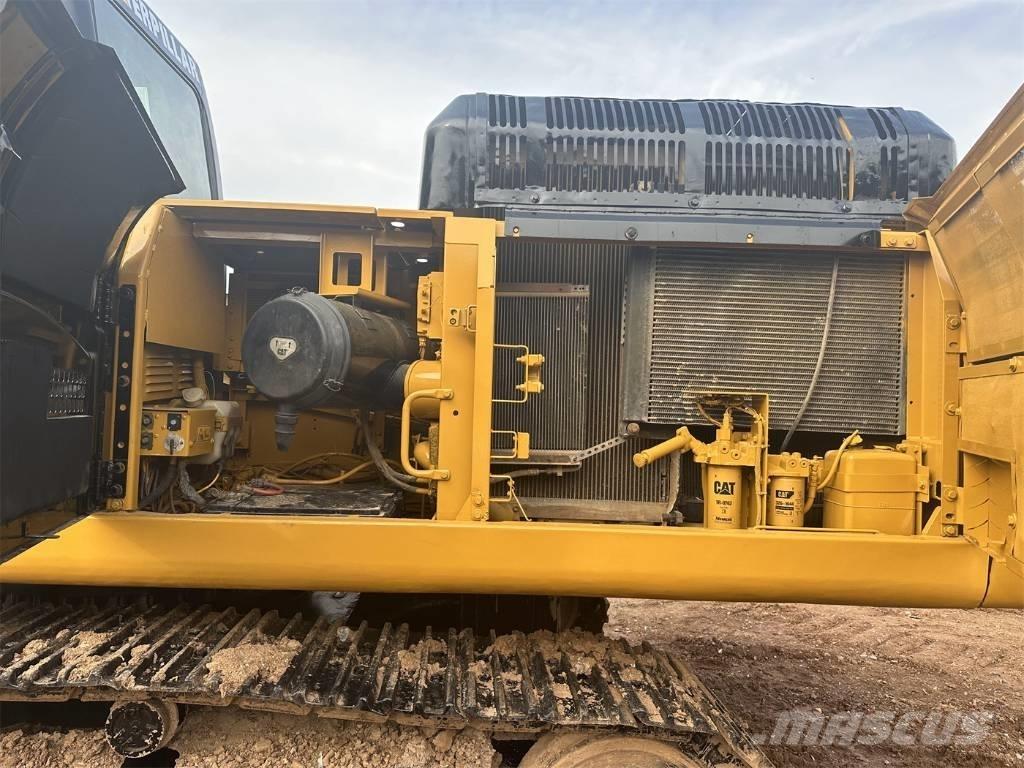CAT 330DL حفارات زحافة