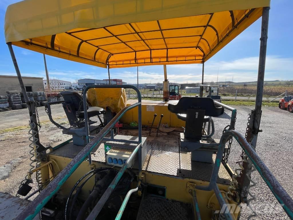 Vögele 1800 معدات السفلتة