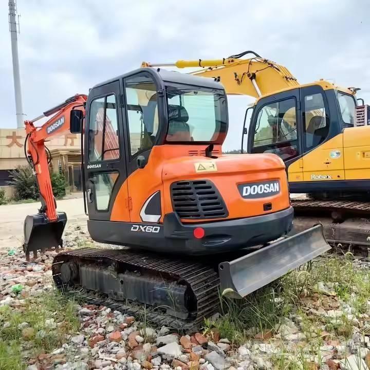 Doosan DX 60 حفارات صغيرة أقل من 7 طن (حفارات صغيرة)